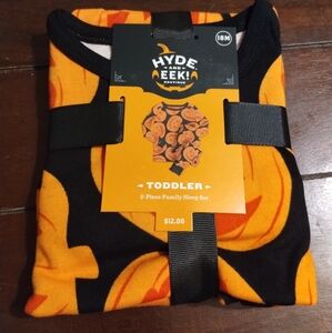 Kids sz Halloween PJs. Sz 18 months